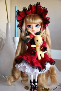 Rating: Safe Score: 0 Tags: 1girl blonde_hair blue_eyes bonnet bow doll dress long_hair long_sleeves looking_at_viewer photo red_dress shinku sitting solo stuffed_animal very_long_hair white_legwear User: admin