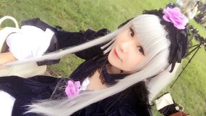 Rating: Safe Score: 0 Tags: 1girl bangs flower hair_ornament lips long_hair looking_at_viewer red_eyes rose solo suigintou upper_body User: admin