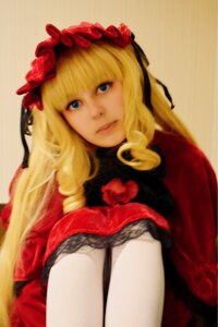 Rating: Safe Score: 0 Tags: 1girl bangs blonde_hair blue_eyes blurry dress flower lips long_hair looking_at_viewer red_flower red_rose rose shinku solo upper_body User: admin