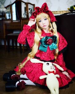 Rating: Safe Score: 0 Tags: 1girl blonde_hair blue_eyes bow dress flower lips long_hair pantyhose photo red_dress rose shinku sitting solo stuffed_animal User: admin