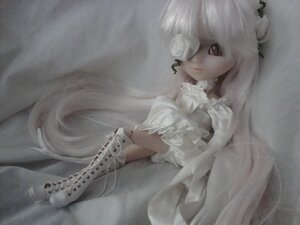 Rating: Safe Score: 0 Tags: 1girl doll dress gloves kirakishou long_hair photo solo very_long_hair white_dress white_gloves white_hair User: admin