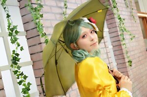 Rating: Safe Score: 0 Tags: 1girl blurry chain-link_fence depth_of_field fence flower holding_umbrella japanese_clothes kanaria kimono leaf looking_at_viewer outdoors parasol plant solo transparent_umbrella umbrella upper_body yellow_kimono User: admin