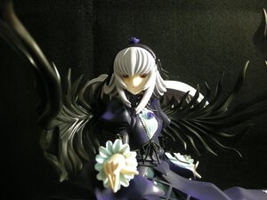 Rating: Safe Score: 0 Tags: 1girl black_dress black_wings doll dress flower frills hairband long_hair long_sleeves looking_at_viewer red_eyes rose silver_hair solo suigintou wings User: admin