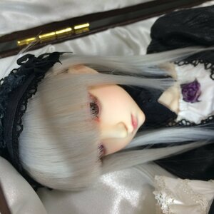 Rating: Safe Score: 0 Tags: 1girl bangs closed_mouth doll lace lips maid portrait red_lips solo suigintou User: admin