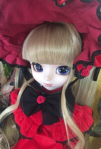 Rating: Safe Score: 0 Tags: 1girl bangs blonde_hair blue_eyes bow doll dress flower lips long_hair looking_at_viewer photo red_dress red_flower rose shinku solo upper_body User: admin