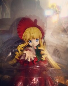 Rating: Safe Score: 0 Tags: 1girl blonde_hair blue_eyes bonnet bow doll dress drill_hair flower long_hair long_sleeves looking_at_viewer red_dress rose shinku solo User: admin