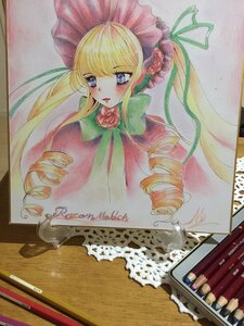 Rating: Safe Score: 0 Tags: 1girl blonde_hair blue_eyes blush bonnet bow bowtie colored_pencil_(medium) cup dress drill_hair green_bow green_neckwear image long_hair long_sleeves looking_at_viewer marker_(medium) photo rose shikishi shinku solo traditional_media twin_drills watercolor_(medium) User: admin