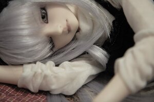 Rating: Safe Score: 0 Tags: 1girl black_eyes blurry blurry_foreground closed_mouth depth_of_field doll lips looking_at_viewer solo suigintou User: admin