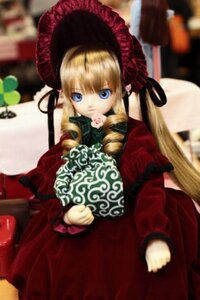 Rating: Safe Score: 0 Tags: 1girl blonde_hair blue_eyes blurry blurry_background blurry_foreground bonnet depth_of_field doll dress drill_hair figure flower long_hair long_sleeves looking_at_viewer motion_blur photo red_dress rose shinku solo twintails User: admin