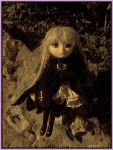 Rating: Safe Score: 0 Tags: 1girl black_legwear blonde_hair border doll hat long_hair long_sleeves looking_at_viewer solo standing suigintou thighhighs User: admin