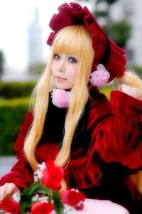 Rating: Safe Score: 0 Tags: 1girl bangs blonde_hair blue_eyes blurry blurry_background blurry_foreground bonnet depth_of_field flower lips long_hair long_sleeves looking_at_viewer photo red_dress red_flower rose shinku solo upper_body User: admin