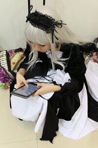 Rating: Safe Score: 0 Tags: 1girl black_dress dress frills hairband long_hair long_sleeves solo suigintou User: admin