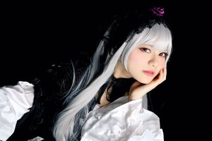 Rating: Safe Score: 0 Tags: 1girl bangs black_background closed_mouth lips long_hair looking_at_viewer red_eyes simple_background solo suigintou upper_body white_hair User: admin