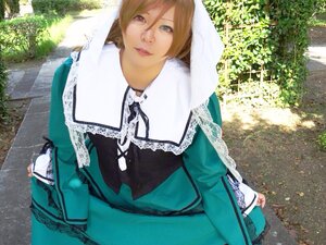Rating: Safe Score: 0 Tags: 1girl brown_hair bush day dress frills green_dress green_eyes lace lace-trimmed_dress lips long_sleeves looking_at_viewer outdoors solo suiseiseki sunlight tree upper_body veil User: admin