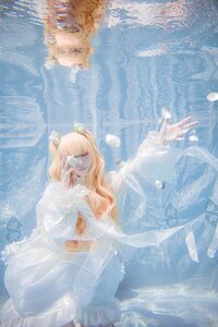 Rating: Safe Score: 0 Tags: 1girl blonde_hair dress hair_ornament kirakishou long_hair solo water white_dress User: admin