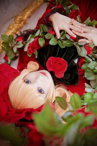 Rating: Safe Score: 0 Tags: 1girl bangs blonde_hair blue_eyes blurry depth_of_field dress flower hands holding_flower jewelry lips looking_at_viewer red_flower red_lips red_rose ring rose shinku solo upper_body User: admin