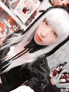 Rating: Safe Score: 0 Tags: 1girl bangs card closed_mouth lips long_hair looking_at_viewer photo red_eyes smile solo suigintou upper_body white_hair User: admin