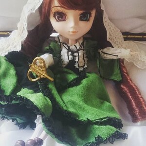 Rating: Safe Score: 0 Tags: 1girl bangs brooch closed_mouth doll dress frills gothic_lolita green_dress holding jewelry lace lolita_fashion long_hair long_sleeves looking_at_viewer smile solo suiseiseki User: admin