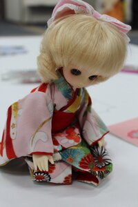 Rating: Safe Score: 0 Tags: 1girl 3d black_eyes blonde_hair blurry blurry_background blurry_foreground bow depth_of_field doll hair_bow hinaichigo japanese_clothes kimono photo short_hair sitting solo wide_sleeves User: admin