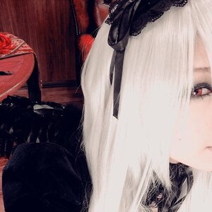 Rating: Safe Score: 0 Tags: 1girl close-up red_eyes solo suigintou white_hair User: admin