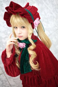 Rating: Safe Score: 0 Tags: 1girl blonde_hair blue_eyes bonnet bow dress flower lips long_hair long_sleeves looking_at_viewer photo pink_rose rose shinku solo User: admin