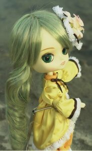 Rating: Safe Score: 0 Tags: 1girl doll dress flower green_eyes green_hair hair_ornament kanaria long_hair long_sleeves looking_at_viewer open_mouth solo yellow_dress User: admin
