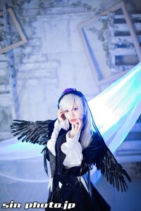 Rating: Safe Score: 0 Tags: 1girl black_wings blurry blurry_background depth_of_field feathered_wings long_hair long_sleeves looking_at_viewer purple_eyes silver_hair solo suigintou wings User: admin