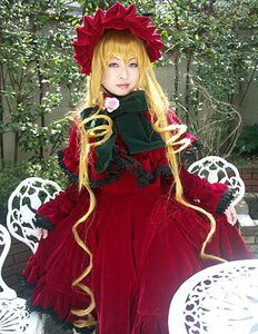 Rating: Safe Score: 0 Tags: 1girl blonde_hair blue_eyes bonnet bow dress flower lips long_hair long_sleeves looking_at_viewer red_dress rose shinku solo very_long_hair User: admin