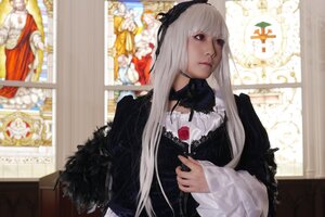 Rating: Safe Score: 0 Tags: 1girl bangs black_dress blonde_hair blurry depth_of_field dress lips long_hair long_sleeves photo red_eyes solo suigintou upper_body white_hair User: admin