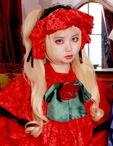 Rating: Safe Score: 0 Tags: 1girl blonde_hair blue_eyes bonnet dress flower lips long_hair looking_at_viewer red_dress rose shinku solo upper_body User: admin