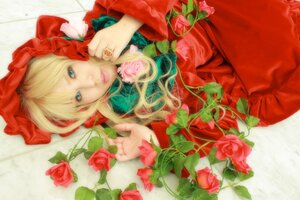 Rating: Safe Score: 0 Tags: 1girl blonde_hair blue_eyes bow dress flower lips long_hair long_sleeves looking_at_viewer lying on_back realistic red_dress red_flower red_rose rose shinku solo User: admin