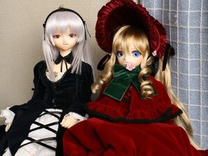 Rating: Safe Score: 0 Tags: 2girls blonde_hair blue_eyes bonnet bow doll dress drill_hair flower frills long_hair long_sleeves looking_at_viewer multiple_dolls multiple_girls red_dress red_eyes rose shinku silver_hair sitting suigintou tagme twintails umbrella User: admin