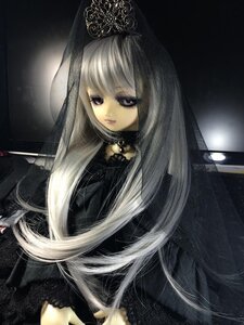 Rating: Safe Score: 0 Tags: 1girl bangs black_dress doll dress lips long_hair long_sleeves looking_at_viewer red_lips sitting solo suigintou veil very_long_hair white_hair User: admin