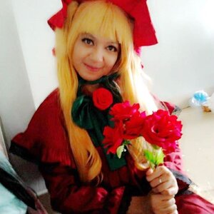 Rating: Safe Score: 0 Tags: 1girl blonde_hair blue_eyes bow dress flower holding_flower lips long_hair looking_at_viewer photo red_dress rose shinku smile solo upper_body User: admin