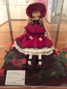 Rating: Safe Score: 0 Tags: 1girl blonde_hair bonnet bow doll dress flower frills lolita_fashion long_hair long_sleeves red_dress rose shinku solo umbrella User: admin