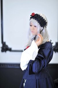 Rating: Safe Score: 0 Tags: 1girl blurry blurry_background blurry_foreground closed_mouth depth_of_field flower hairband lolita_hairband long_sleeves photo rose solo suigintou User: admin
