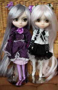 Rating: Safe Score: 0 Tags: 2girls brown_eyes doll dress frills gothic_lolita lolita_fashion long_hair looking_at_viewer multiple_dolls multiple_girls pantyhose siblings sisters standing tagme twins very_long_hair User: admin