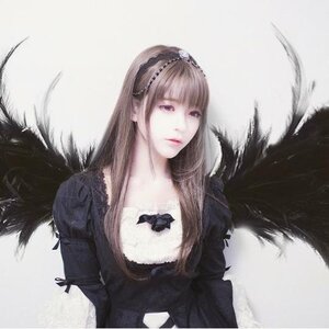 Rating: Safe Score: 0 Tags: 1girl animal bangs bird black_wings blunt_bangs closed_mouth crow dress feathered_wings feathers lips long_hair solo suigintou upper_body User: admin