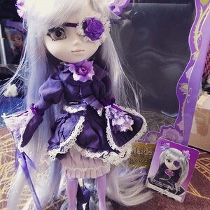 Rating: Safe Score: 0 Tags: 1girl barasuishou blonde_hair doll dress eyepatch flower frills gothic_lolita lolita_fashion long_hair pink_flower pink_rose purple_eyes purple_flower purple_rose rose solo User: admin