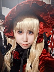 Rating: Safe Score: 0 Tags: 1girl bangs blonde_hair blue_eyes bonnet closed_mouth eyelashes flower lips long_hair looking_at_viewer portrait red_flower red_rose rose shinku smile solo traditional_media upper_body User: admin