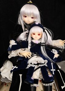 Rating: Safe Score: 0 Tags: 2girls doll dress frills long_hair long_sleeves looking_at_viewer multiple_girls red_eyes silver_hair sitting solo suigintou wings User: admin