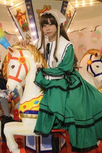 Rating: Safe Score: 0 Tags: 1girl bangs black_hair dress green_dress indoors long_hair solo suiseiseki wide_sleeves User: admin