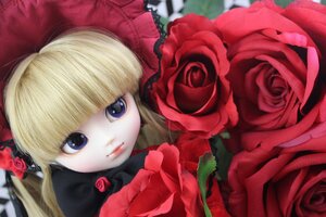 Rating: Safe Score: 0 Tags: 1girl bangs blonde_hair blue_eyes bonnet doll dress flower lolita_fashion long_hair looking_at_viewer pink_flower pink_rose red_flower red_rose rose rose_petals shinku solo thorns User: admin