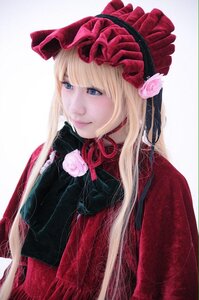 Rating: Safe Score: 0 Tags: 1girl bangs blonde_hair blue_eyes bonnet closed_mouth flower lips long_hair looking_at_viewer pink_flower pink_rose red_flower red_rose rose shinku simple_background smile solo upper_body white_background User: admin