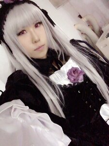 Rating: Safe Score: 0 Tags: 1girl bangs closed_mouth flower hairband lips long_hair looking_at_viewer photo red_eyes rose smile solo suigintou traditional_media upper_body white_hair User: admin