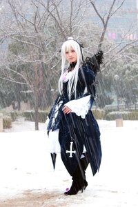 Rating: Safe Score: 0 Tags: 1girl full_body long_hair long_sleeves outdoors snow snowing solo standing suigintou tree white_hair wide_sleeves User: admin