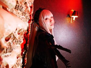 Rating: Safe Score: 0 Tags: 1girl bangs black_dress dress gothic_lolita hairband lolita_fashion long_hair looking_at_viewer pink_hair red_eyes solo suigintou User: admin