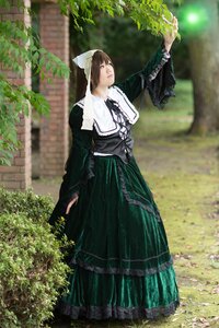 Rating: Safe Score: 0 Tags: 1girl blurry brown_hair day dress full_body grass long_sleeves outdoors plant solo standing suiseiseki User: admin