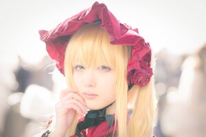 Rating: Safe Score: 0 Tags: 1girl bangs blonde_hair blue_eyes blurry depth_of_field flower lips portrait realistic rose shinku solo User: admin