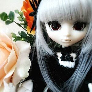 Rating: Safe Score: 0 Tags: 1girl bangs blunt_bangs closed_mouth doll lolita_fashion long_hair looking_at_viewer ribbon smile solo suigintou upper_body white_hair User: admin